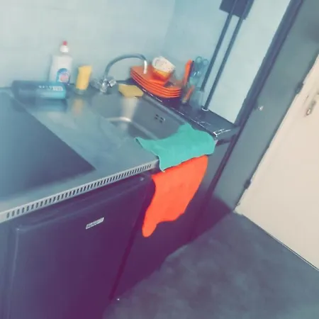 Joli Studio Avec Balcon Proche De Tout *